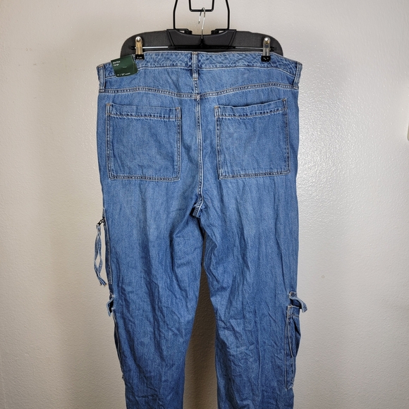 Wild Fable Women's Mid Rise Wide Leg Cargo Baggy Pants Medium Wash Size 17 - Picture 2 of 6